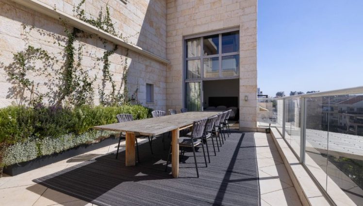 איך למכור בית דו משפחתי ברעננה – המדריך המלא